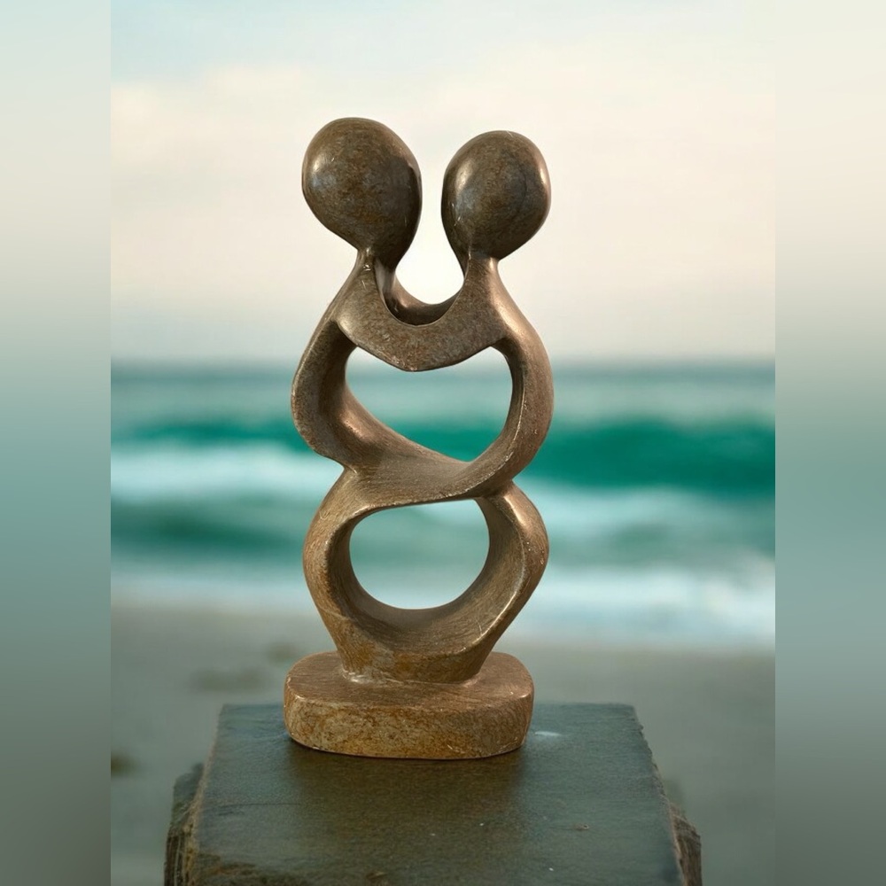 The Lovers stone statue
